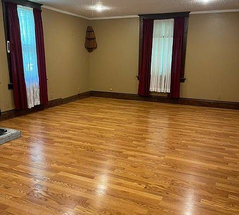 4th image of 508 Stockwell St