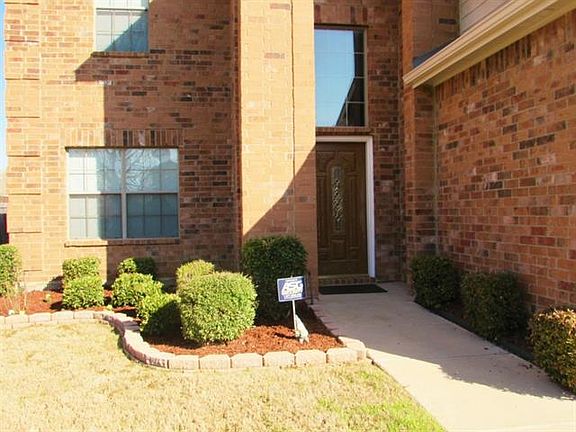 3rd image of 2812 Park Springs Dr