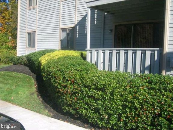 3rd image of 905 Woodhollow Dr #905