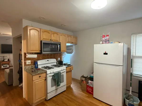 13 Carpenter St #1, Boston, MA 02127