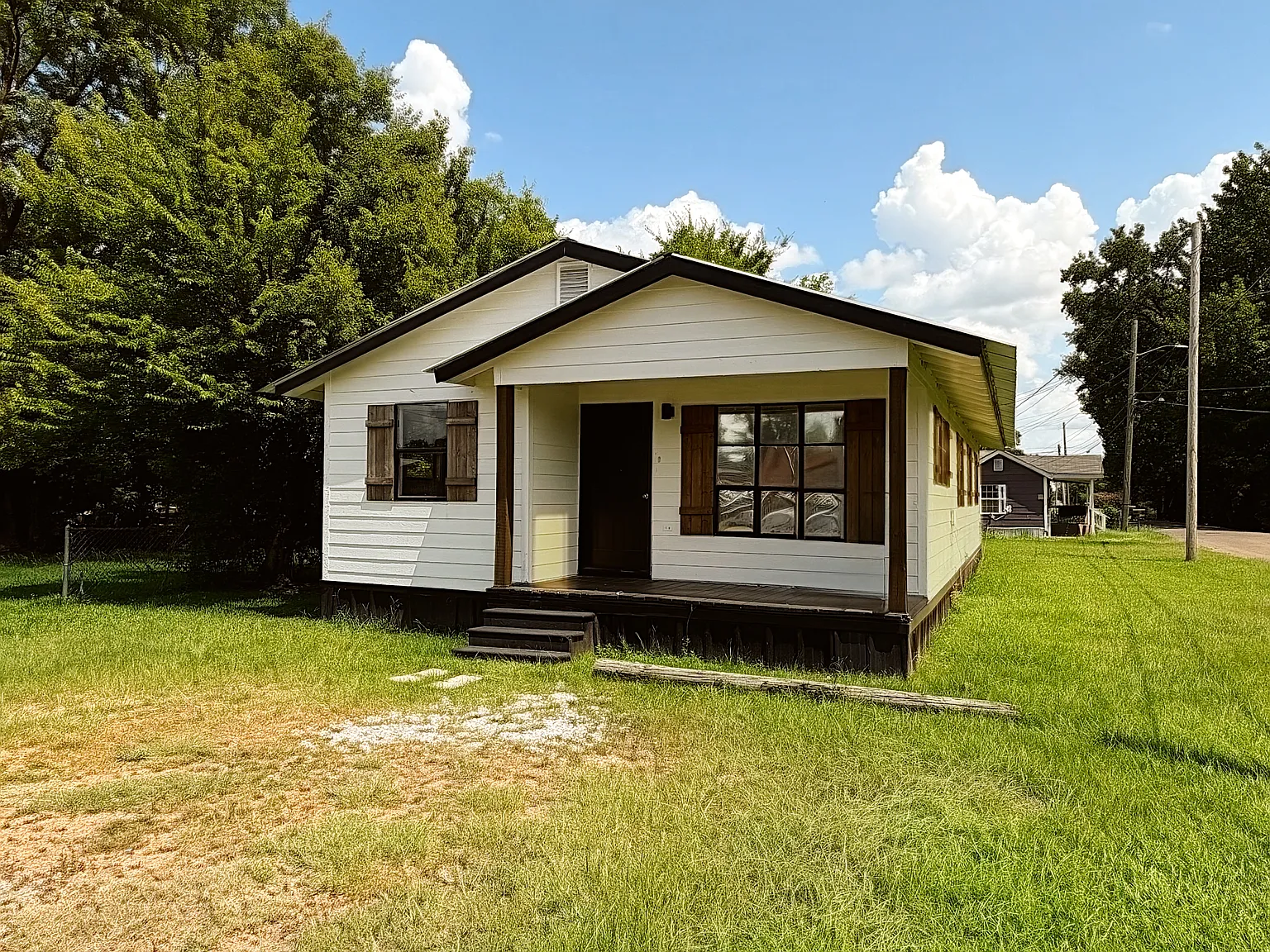 1100 Ash St — Photo 1