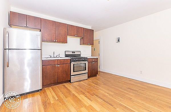 1st image of 338 Franklin Ave #4