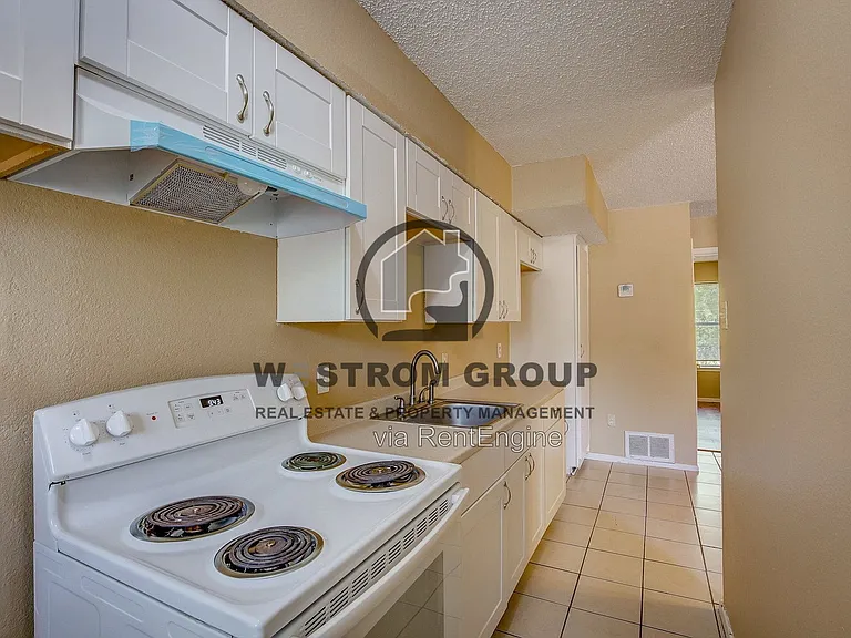2700 S Adams St — Photo 12