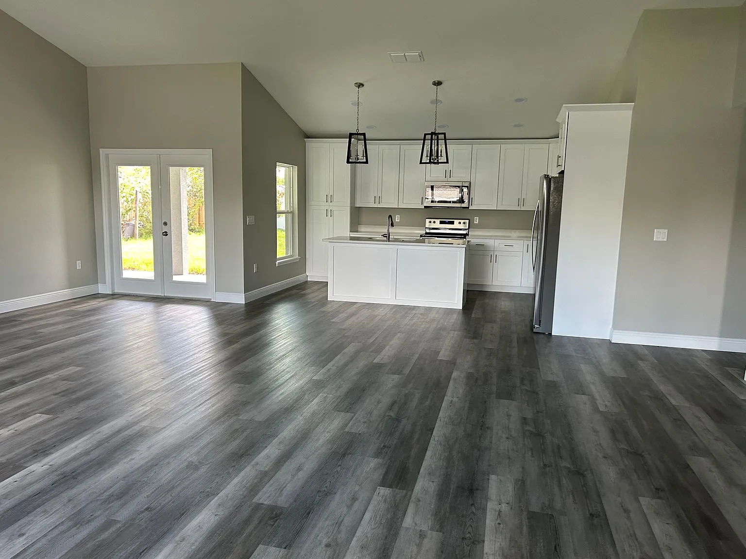 2869 Jewel Ave — Photo 2