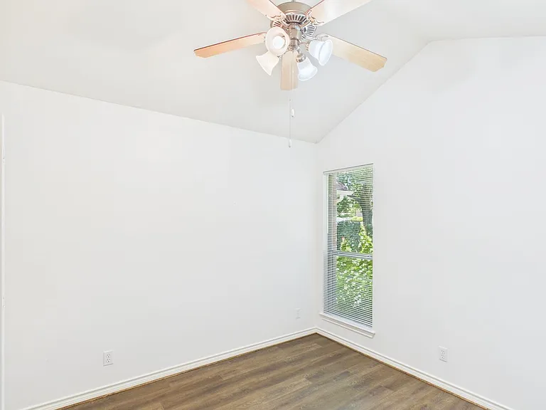 1721 Cherrywood Dr — Photo 21