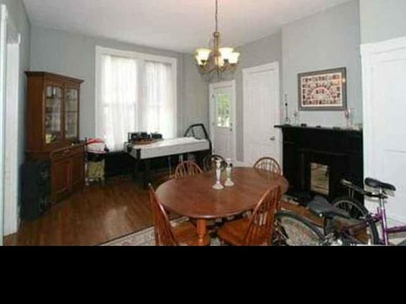 3rd image of 2653 Bellevue Ave