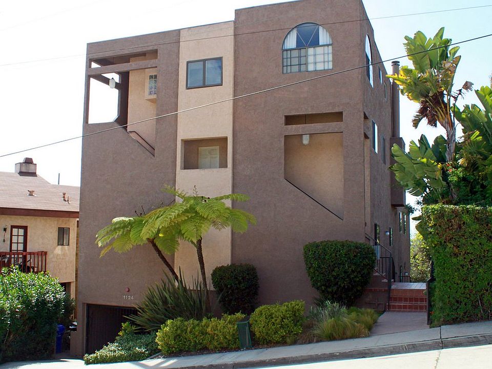 2 garages under bldg