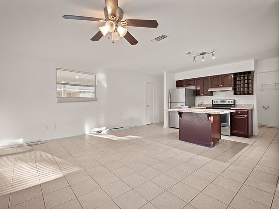 4th image of 1213 Spruce St