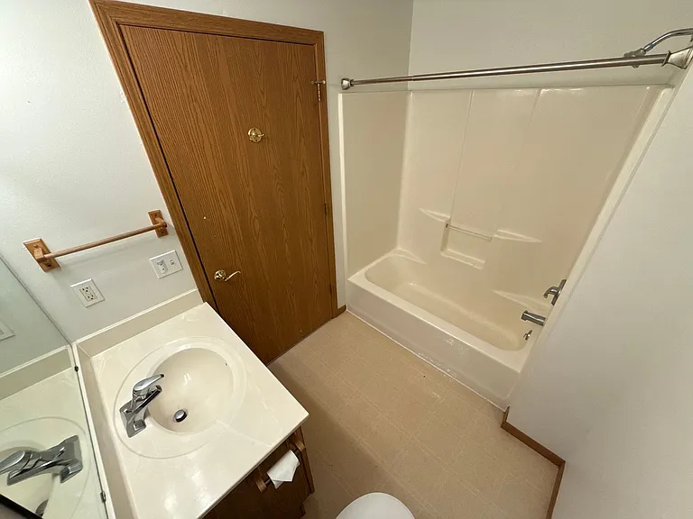 3330 Leopold Way #B — Photo 15