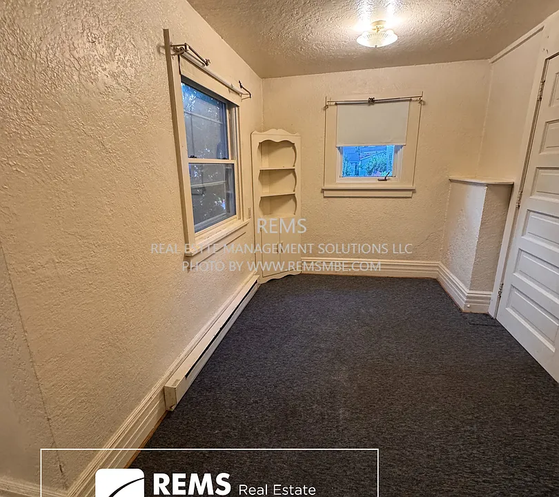 125 7th Ave