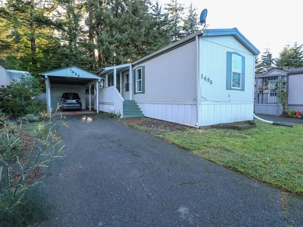 1425 Ventana Ct, Coos Bay, OR 97420