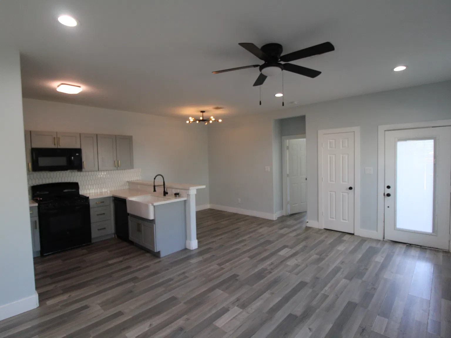 3 bed, 1040 sqft, $1,800 — Photo 4