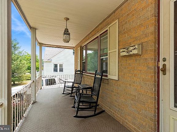 3rd image of 534 Sherwood Ave