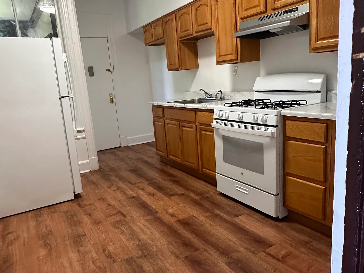 6 bed, 1.5 bath, $3,600 — Photo 3