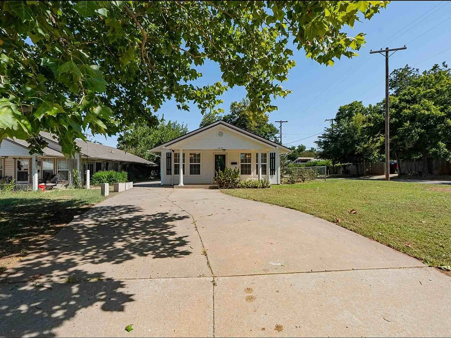3 bed, 1000 sqft, $1,395 — Photo 1