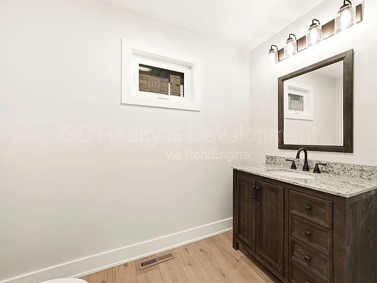 106 Hawthorne Dr — Photo 8