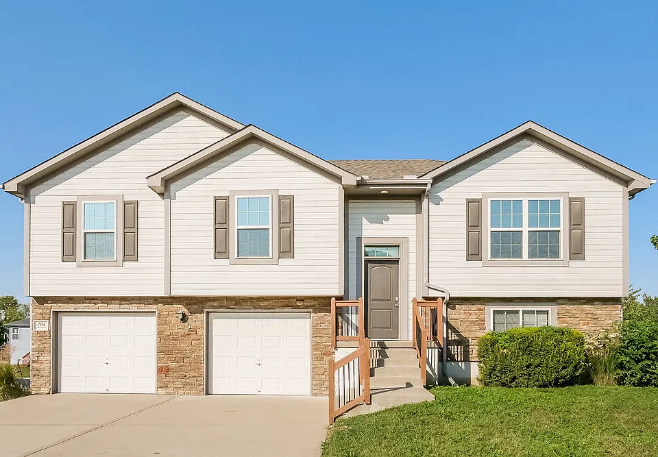 704 Fall Creek Cir