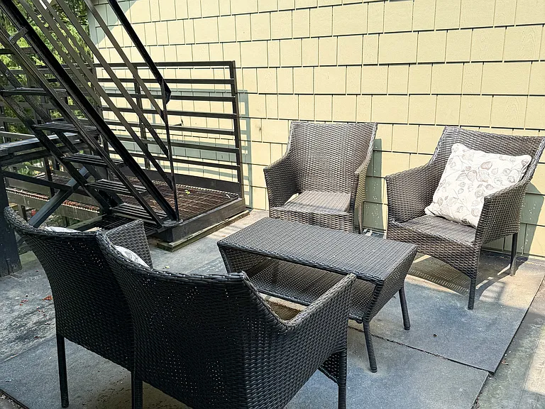 207 Kelvin Pl — Photo 23