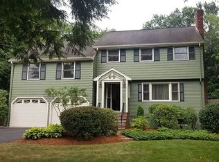 7 Longmeadow Rd, Medfield, MA 02052