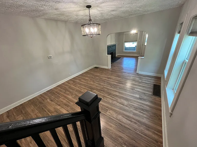 524 N Champion Ave — Photo 4