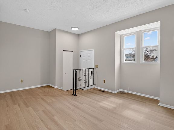 4th image of 109 Highshire Ct