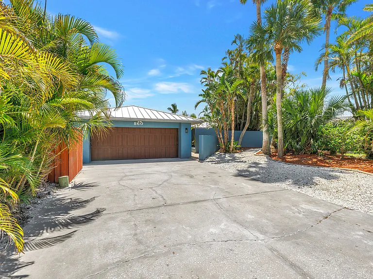 860 Boca Ciega Isle Dr — Photo 40