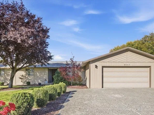 2047 George Washington Way, Richland, WA 99354