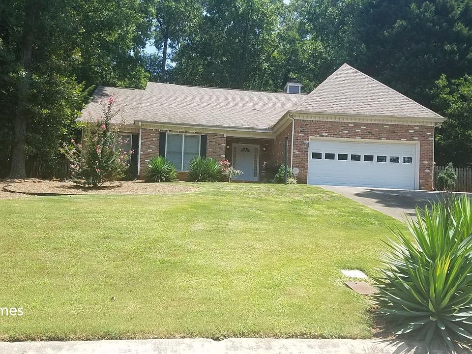 1st image of 2560 Broadmoor Ct