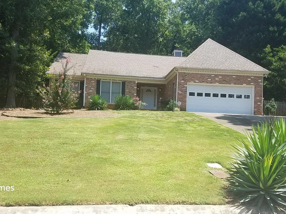 2560 Broadmoor Ct
