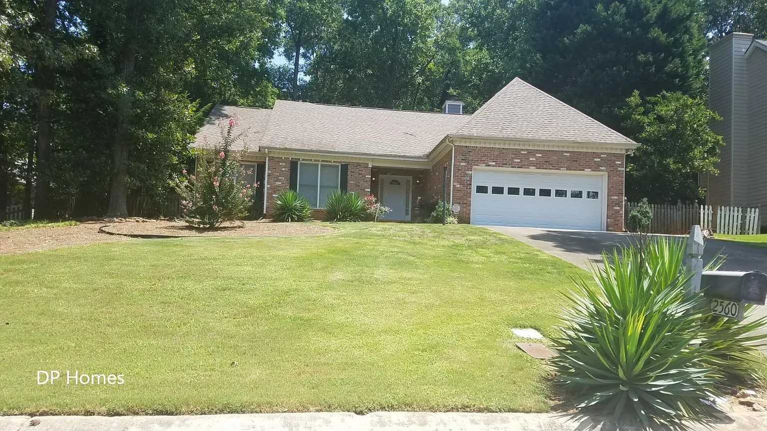2560 Broadmoor Ct photo 1