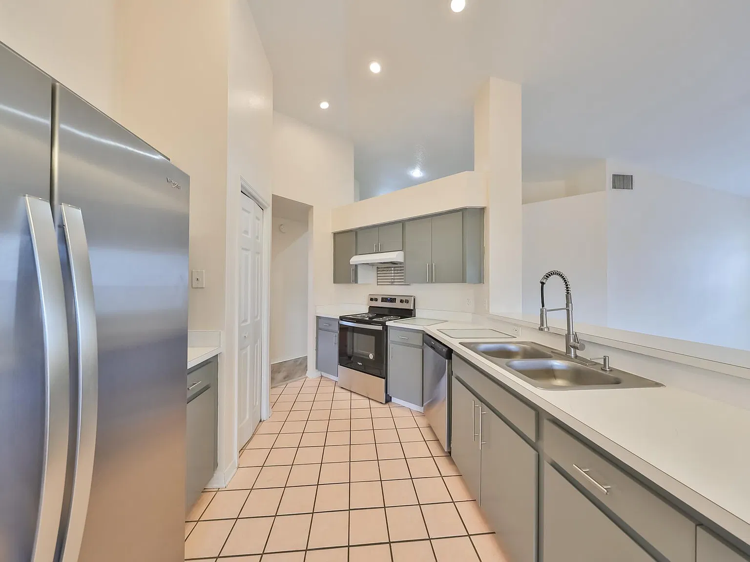 3 bed, 1516 sqft, $2,000 — Photo 4
