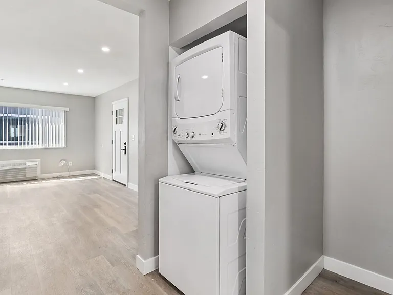 Duplet at Hillcrest | Modern Studio, 1 & 3 Bedroom Apartments — Photo 77