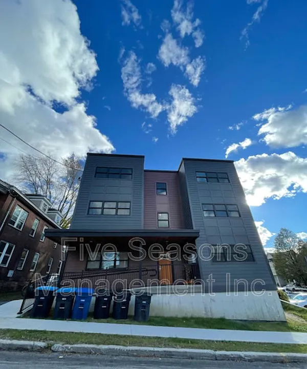 199 King St #5