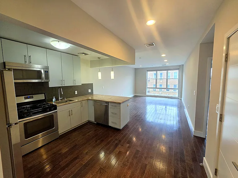 456 Grand St #5C — Photo 7