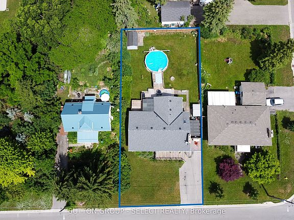 3rd image of 716 Monsarrat Ave