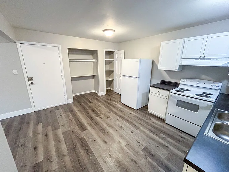 1324 SW Western Ave — Photo 1