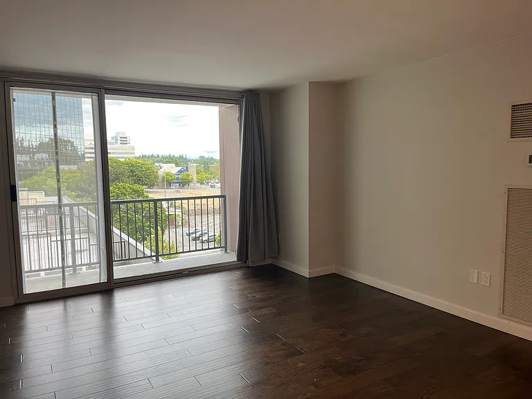 177 107th Ave NE #810 — Photo 3