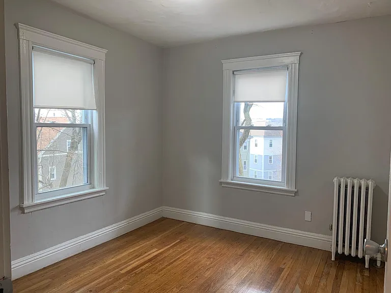 33 Lourdes Ave — Photo 7