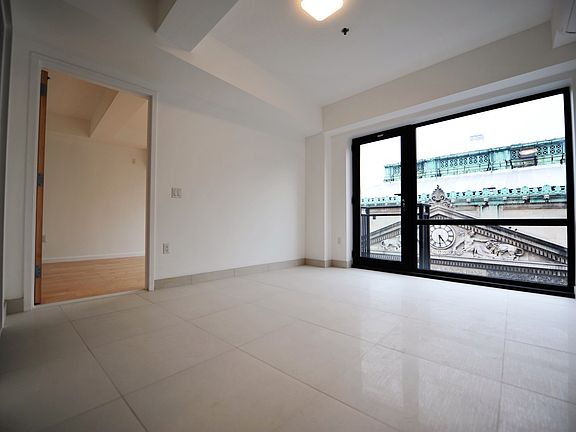 5th image of 227 Grand St APT 3B