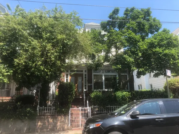 563 E 32nd St, Brooklyn, NY 11210