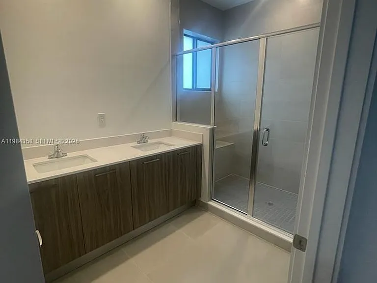 13637 SW 157th Pl — Photo 10