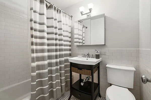 Rented by Corcoran | media 18