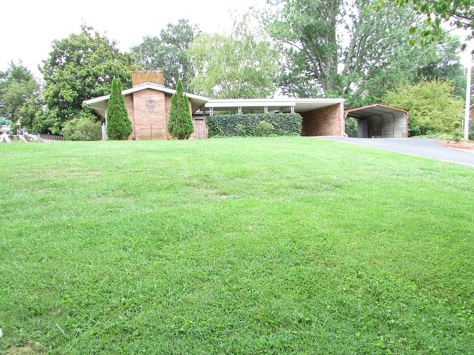 1st image of 135 Clark Dr