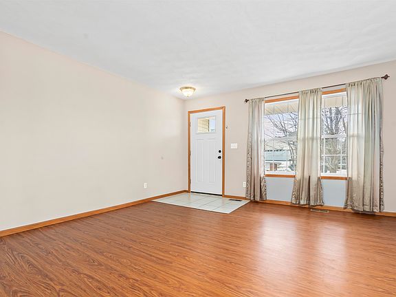 3rd image of 3066 Merseyshire Ln