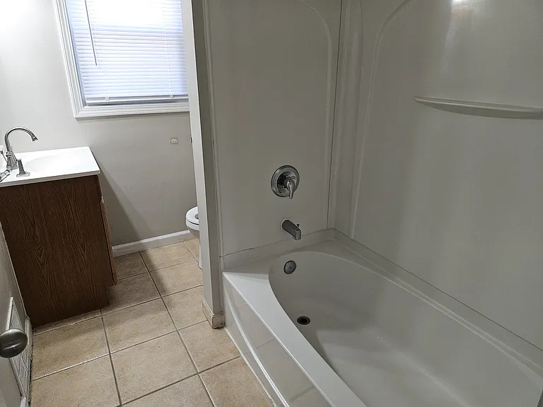 1015 S 38th Ave #6 — Photo 12