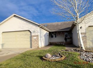 2840 Wheatland Dr S, Fargo, ND