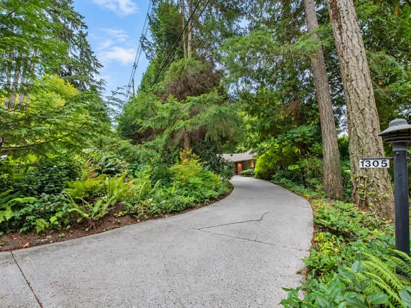 1305 Gower Point Rd, Sunshine Coast, BC V0N 1V3