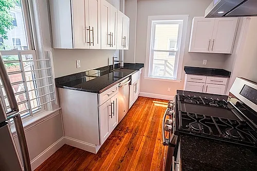 23 Kelly Rd Photo 1