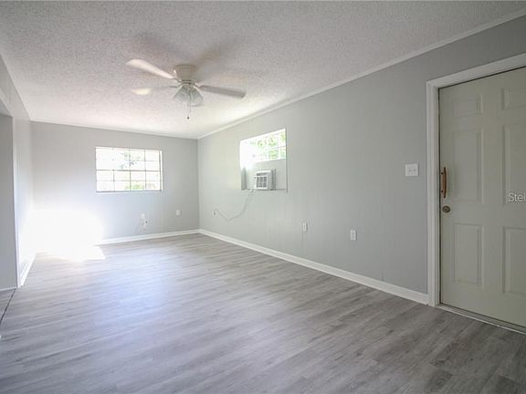 5th image of 739 Venetian Ave