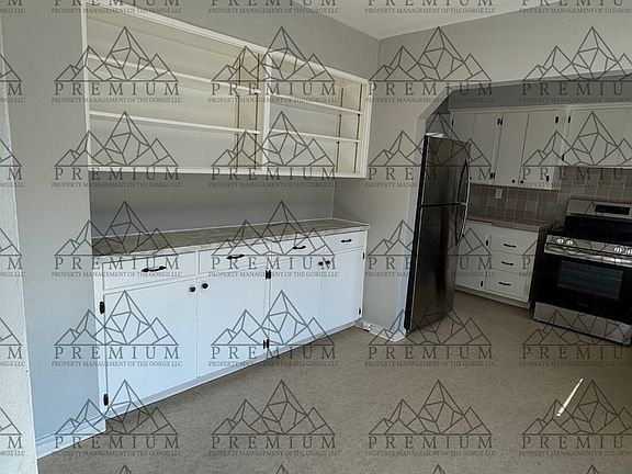 4th image of 1501 E 10th St